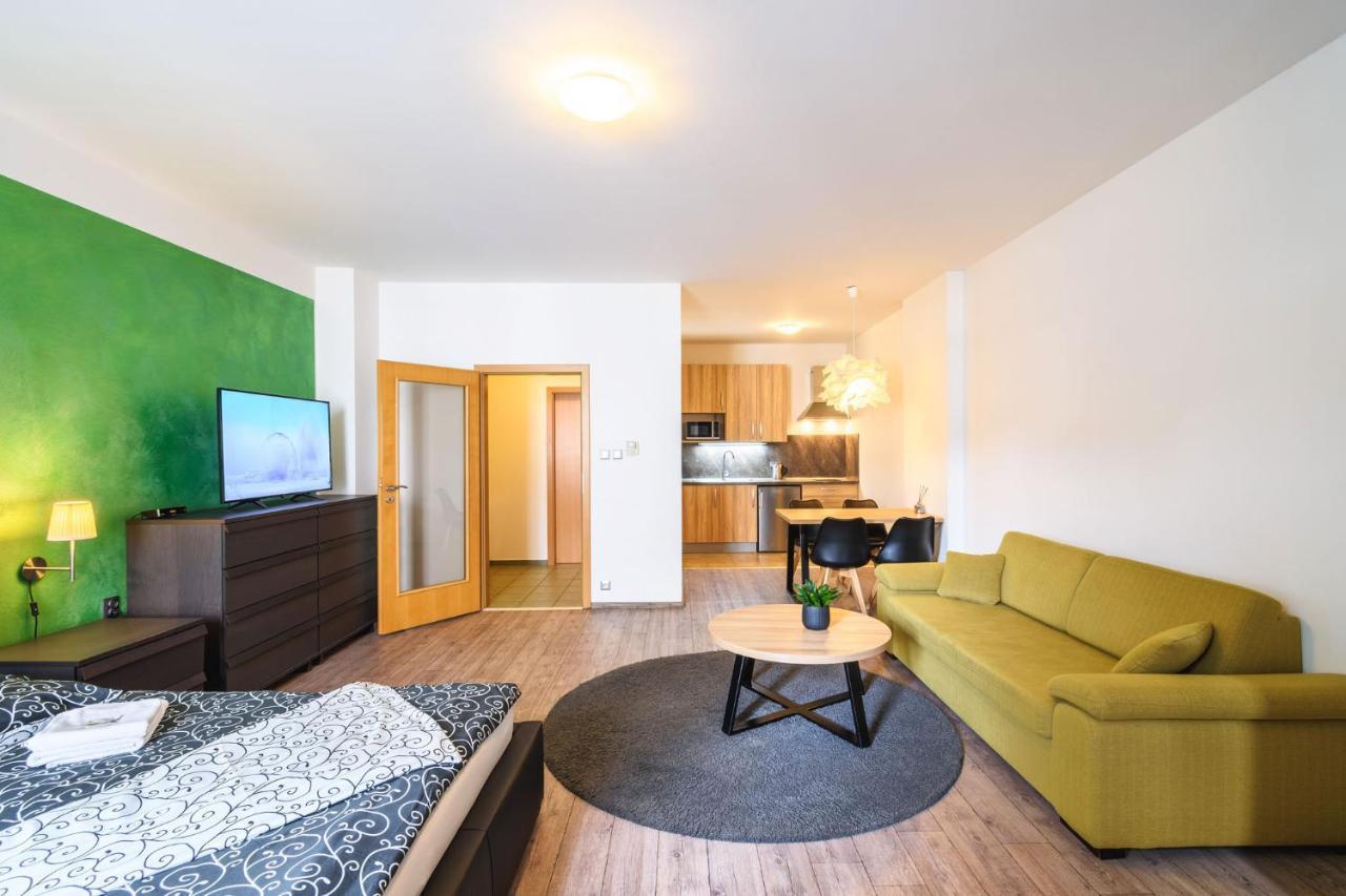 Pilsner Apartments بلزن المظهر الخارجي الصورة